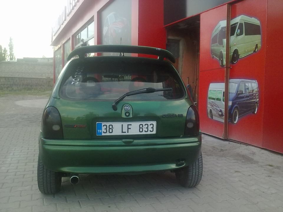 Opel Corsa B Spoiler Ayaklı Işıklı Fiberglass