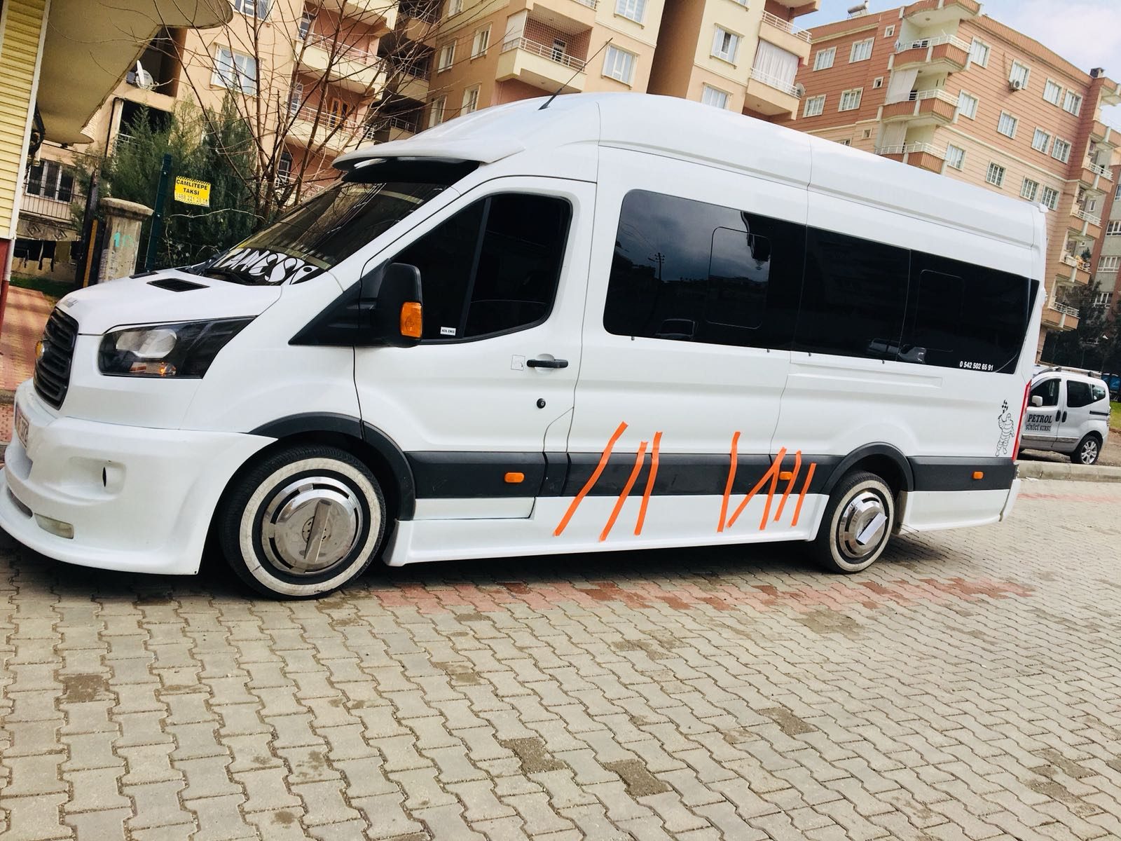 Ford Transit T-18 Yan Pako Ekler