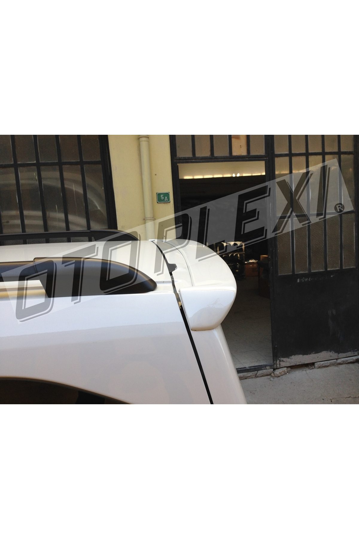 Peugeot Partner Tepee Anatomik Spoiler 2007-2018 Parlak Siyah Boyalı Bagaj Rüzgarlık