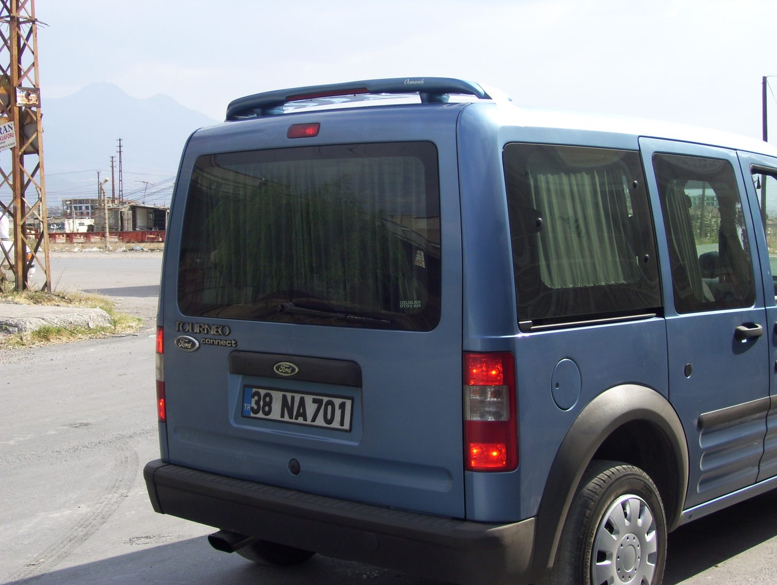 Ford Connect 2002-2014 Ayaklı Işıklı Spoiler (yüksek Tavan İle Uyumlu)