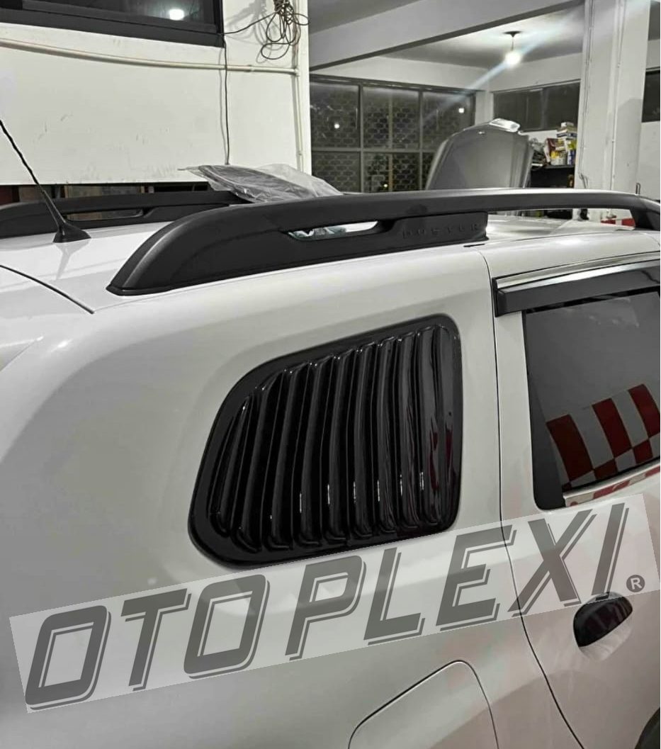 Dacia Duster Kelebek Cam Plastiği 1