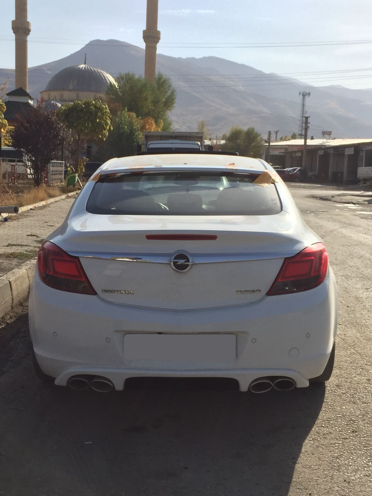 Opel Insignia Arka Tampon Eki Karlık Difüzör Görünümlü