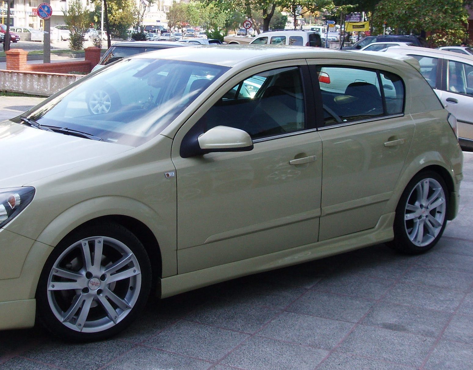 Opel Astra H Marşpiyel Takım - Fiberglass