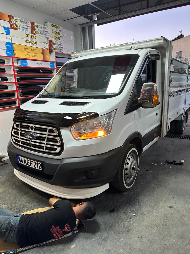 Ford Transit T-18 2014-2019 Ön Karlık Plastik