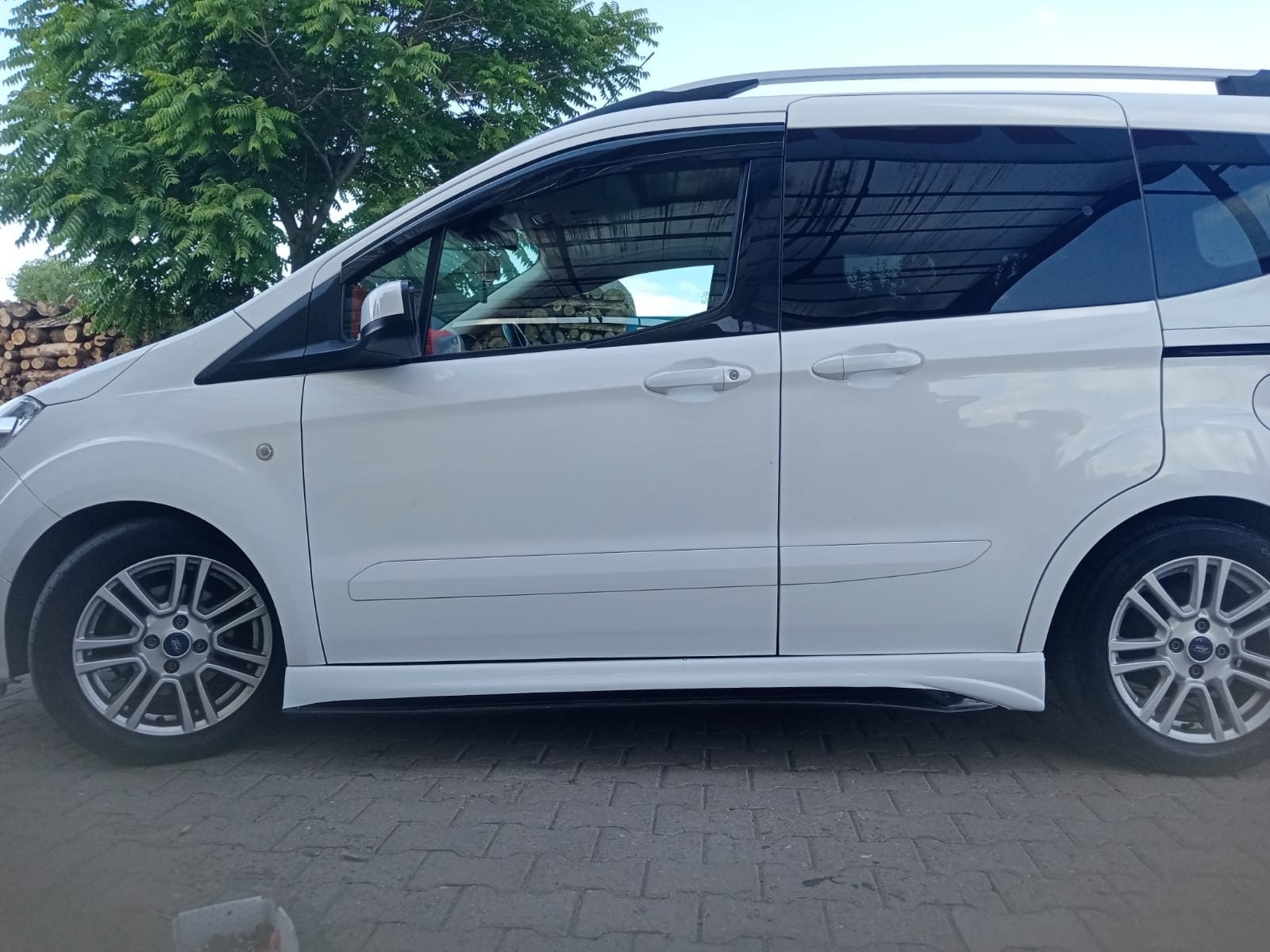 Ford Courier 2013+ Plastik Geniş Marşpiyel (çift Renk Görünüm)