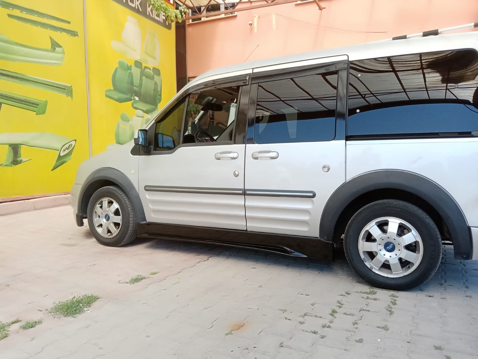 Ford Connect 2002-2014 Plastik Geniş Marşpiyell - Plastik